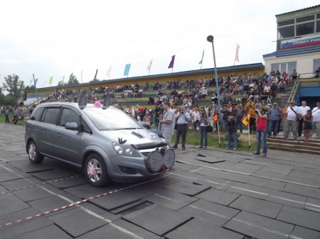 День молодежи – конкурс «Авто-леди»