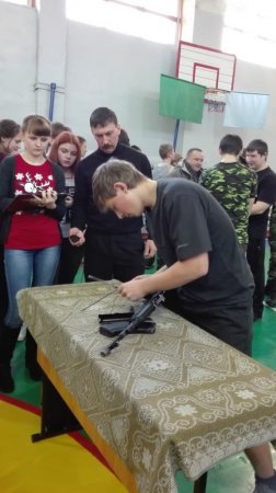 Строевым шагом