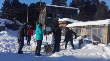 Акция по уборке снега