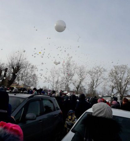 Почтили память