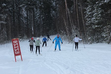 Дед Мороз дарит призы Дед Мороз дарит призы