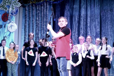 С шуткой по жизни идти С шуткой по жизни идти