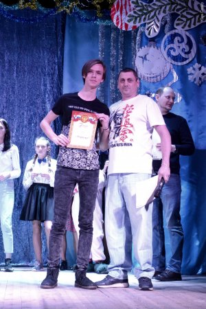 С шуткой по жизни идти С шуткой по жизни идти