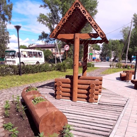 благоустроена общественная территория около Колпашевского краеведческого музея